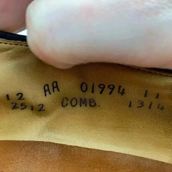 Allen Edmonds Mens Menton size 12 AA black Leather - Picture 11 of 12